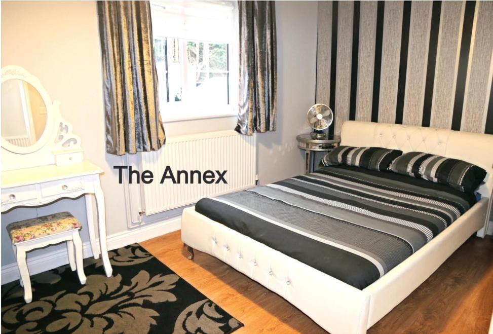 Hen & Stag Retreat Weekend Stay Sleeps 10 To 30 Thetford Exterior foto