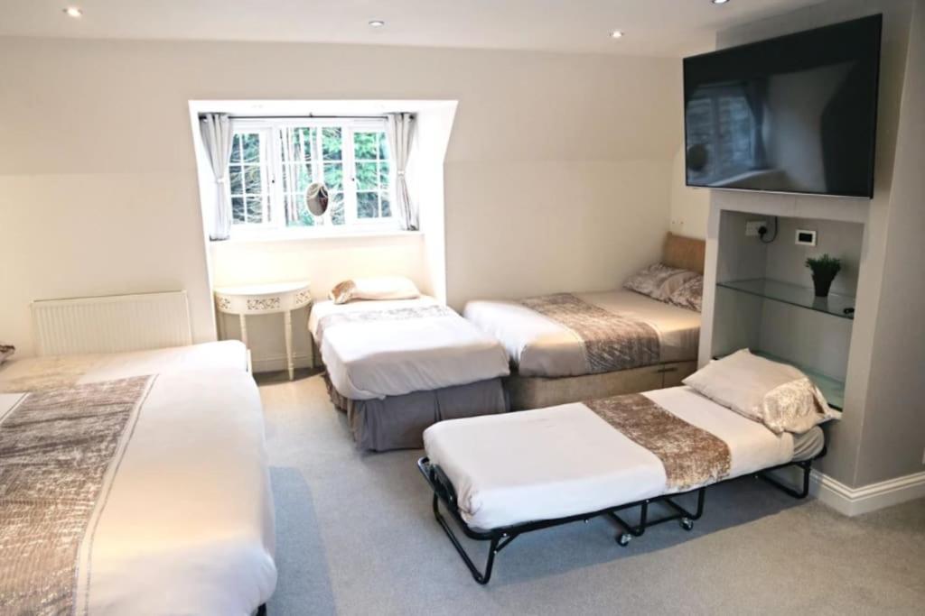 Hen & Stag Retreat Weekend Stay Sleeps 10 To 30 Thetford Exterior foto