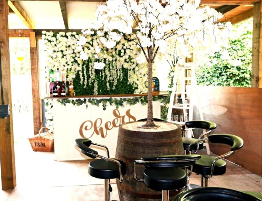 Hen & Stag Retreat Weekend Stay Sleeps 10 To 30 Thetford Exterior foto