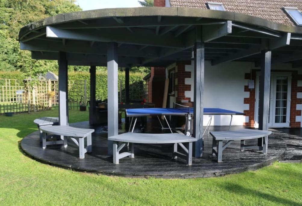Hen & Stag Retreat Weekend Stay Sleeps 10 To 30 Thetford Exterior foto
